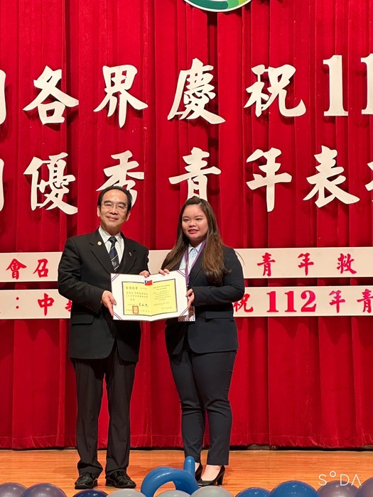 本校學生劉恩廷榮獲112年大專優秀青年圖片